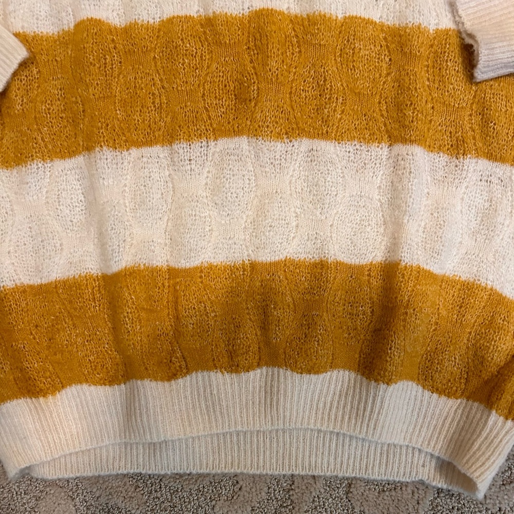 MACARON SUPER SOFT SWEATER NWT - Picture 5 of 7